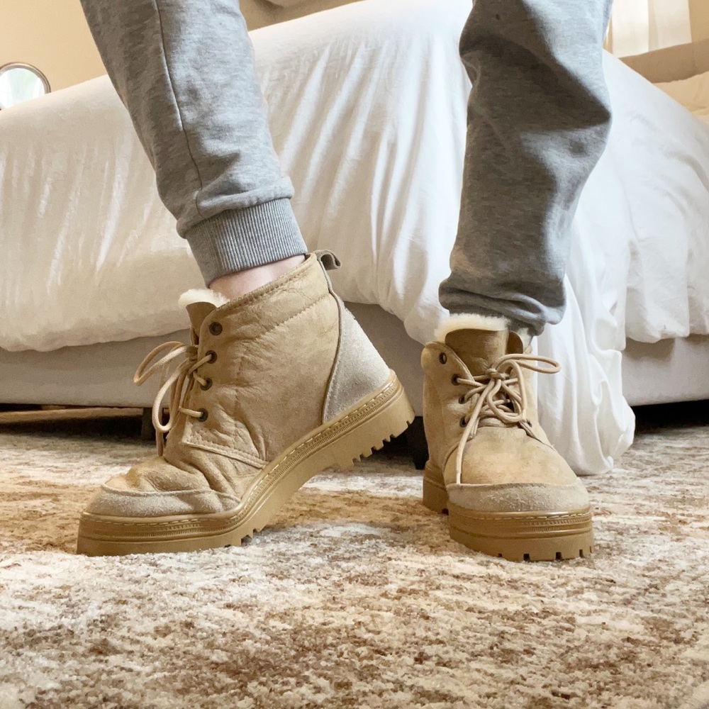 Country Leather Sheepskin Sand Hiker Short Boots Women’s Tan Brown Size 7 Sturdy